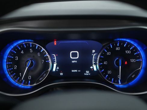 Used 2020 Chrysler Pacifica Touring-L Plus image 20