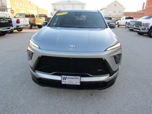 Used 2025 Buick Enclave Sport Touring image 8