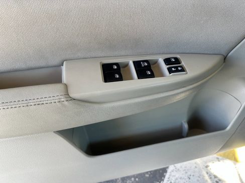 Used 2013 Subaru Outback 2.5i Premium image 10