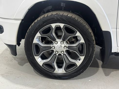 Used 2022 RAM 1500 Limited w/ Body-Colour Bumper Group AWD/4WD image 9