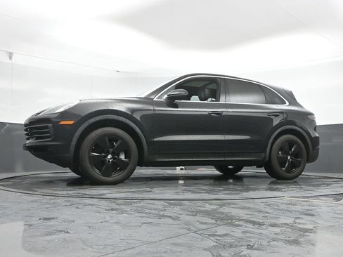 Used 2022 Porsche Cayenne image 45