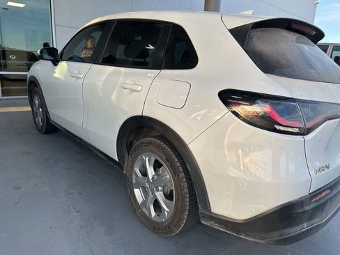 Used 2023 Honda HR-V LX image 6