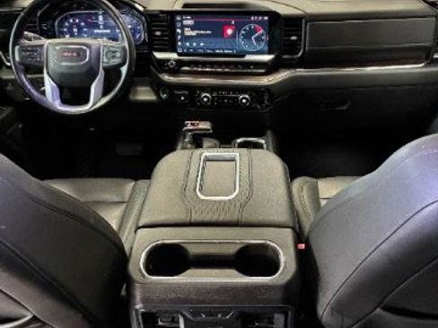 Used 2022 GMC Sierra 1500 SLT w/ SLT Premium Plus Package AWD/4WD image 3