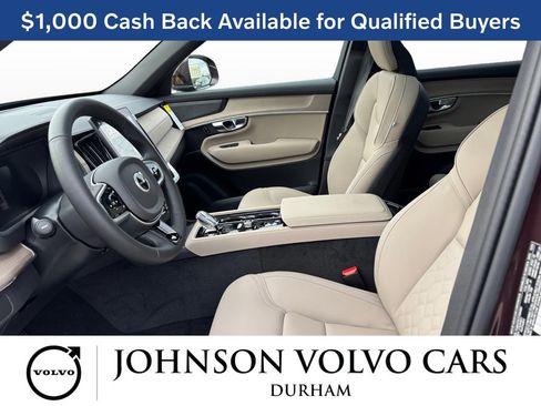 New 2026 Volvo XC90 B5 Plus w/ Protection Package Premier AWD/4WD image 13