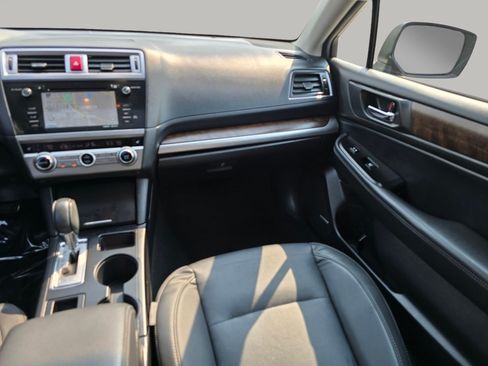 Used 2016 Subaru Outback 3.6R Limited AWD/4WD image 4