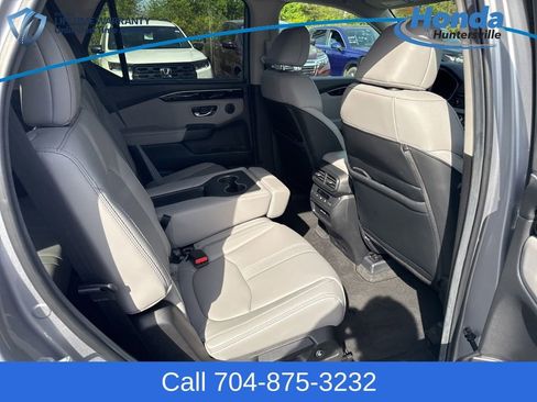 Used 2025 Honda Pilot EX-L image 14
