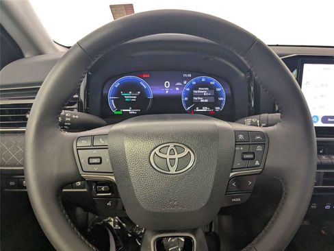 Used 2026 Toyota Camry XLE FWD image 16