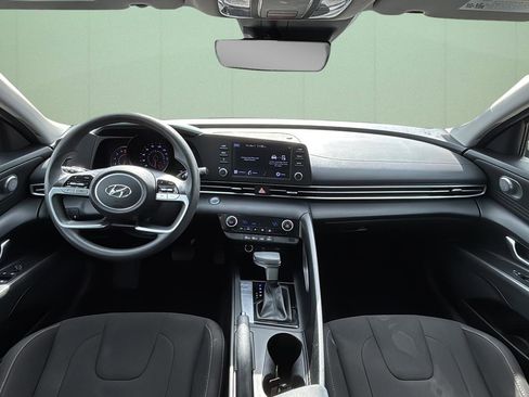 Used 2022 Hyundai Elantra SEL w/ Preferred Accessory Package image 23