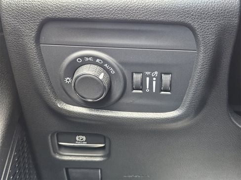 New 2025 Jeep Grand Cherokee L Altitude image 22