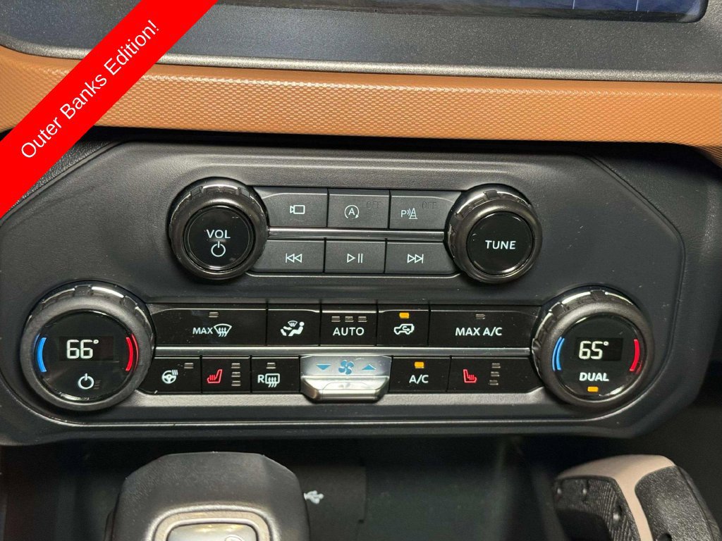 Used 2024 Ford Bronco Outer Banks AWD/4WD image 8
