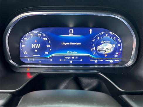 Used 2023 Chevrolet Suburban Premier image 26