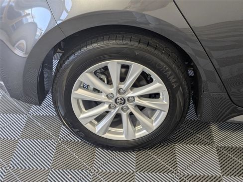 Used 2025 Toyota Corolla SE image 8