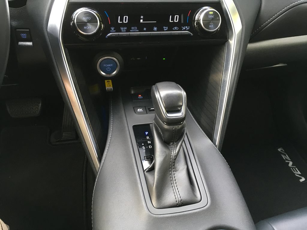 Used 2021 Toyota Venza XLE w/ Carpet Mat Package (TMS) AWD/4WD image 16