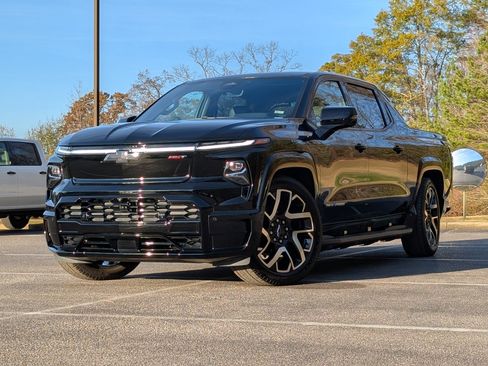 Used 2024 Chevrolet Silverado EV RST image 4