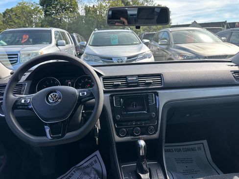 Used 2018 Volkswagen Passat 2.0T S image 27