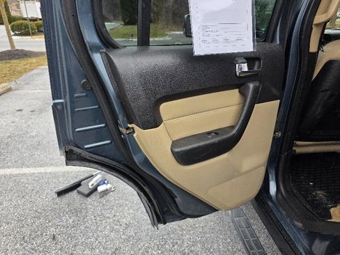 Used 2007 HUMMER H3 Adventure image 14