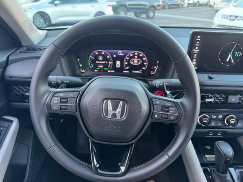 Used 2025 Honda Accord EX-L image 9