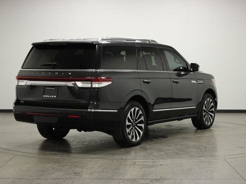 Used 2024 Lincoln Navigator Reserve image 8