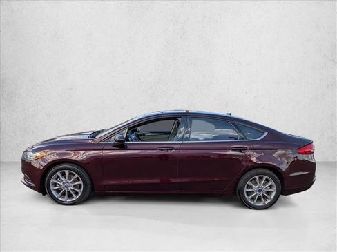 Used 2017 Ford Fusion SE w/ Fusion SE Technology Package image 8