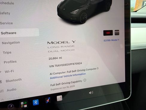 Used 2023 Tesla Model Y Long Range AWD/4WD image 39
