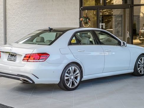 Used 2016 Mercedes-Benz E 350 Sedan w/ Premium Package image 9