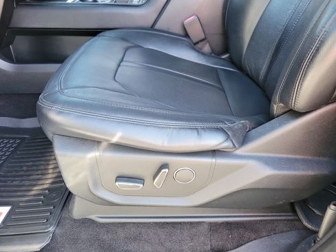 Used 2019 Ford Expedition Limited w/ Equipment Group 301A image 5