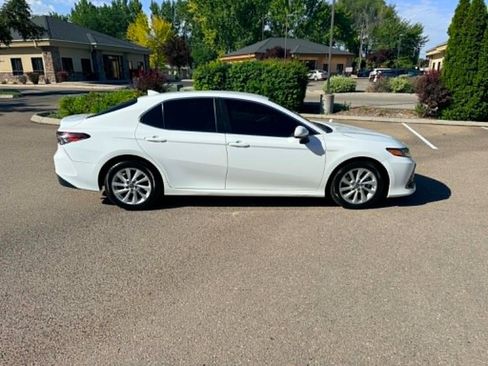 Used 2021 Toyota Camry LE FWD image 6