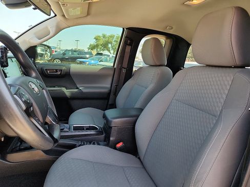 Used 2022 Toyota Tacoma SR RWD image 13