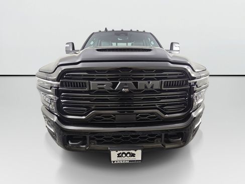 New 2026 RAM 3500 Laramie AWD/4WD image 9