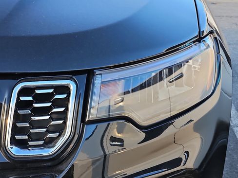 Used 2024 Jeep Compass Limited image 5