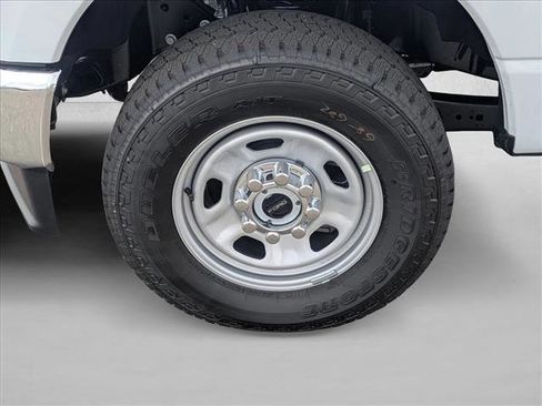 New 2026 Ford F350 XL w/ FX4 Off-Road Package AWD/4WD image 9