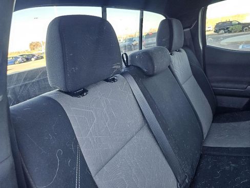 Used 2022 Toyota Tacoma TRD Off-Road image 14