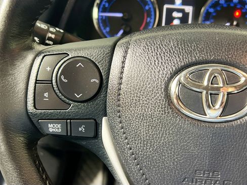 Used 2019 Toyota Corolla SE image 18