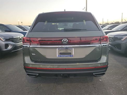 New 2026 Volkswagen Atlas SE image 4