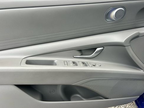 Used 2024 Hyundai Elantra SEL image 8