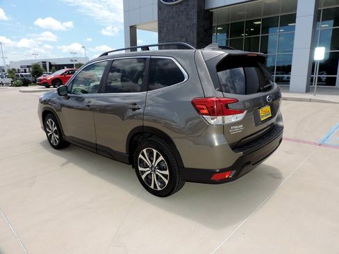 Used 2020 Subaru Forester Limited w/ Popular Package #3 AWD/4WD image 7