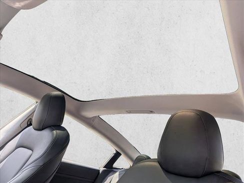 Used 2020 Tesla Model 3 Standard Range Plus RWD image 14