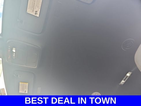 New 2026 Chevrolet Traverse LT w/ Sun and Wheel Package FWD image 32