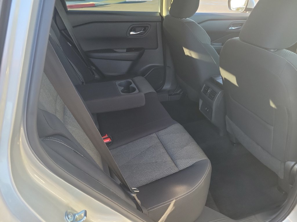 Used 2025 Nissan Rogue SV FWD image 13