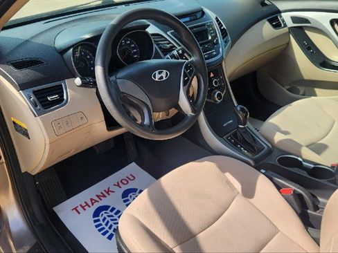 Used 2014 Hyundai Elantra SE image 9