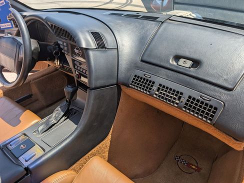 Used 1990 Chevrolet Corvette Convertible RWD image 63