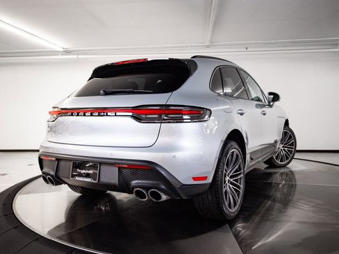 Certified 2026 Porsche Macan AWD/4WD image 6