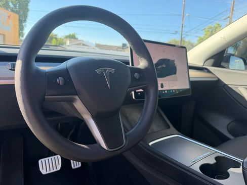 Used 2022 Tesla Model Y Performance AWD/4WD image 11
