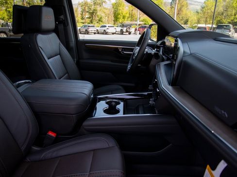 New 2026 Chevrolet Tahoe High Country AWD/4WD image 17