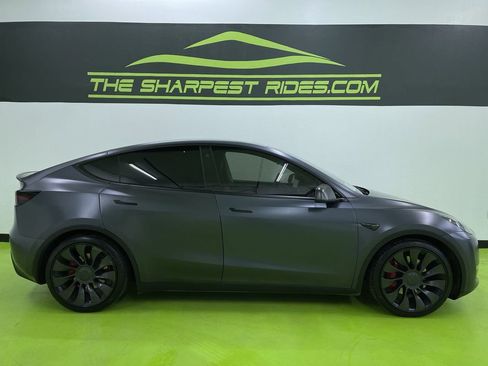 Used 2021 Tesla Model Y Performance image 11