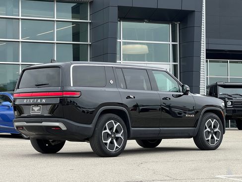 Used 2024 Rivian R1S Adventure AWD/4WD image 3