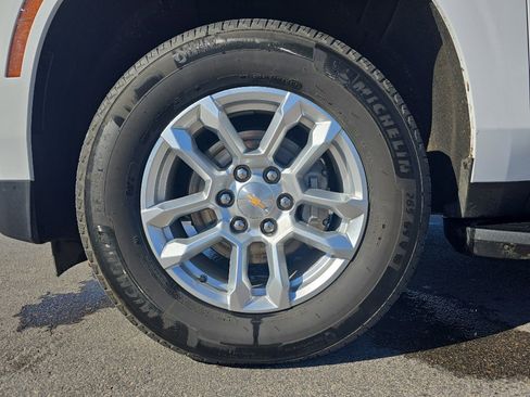 Certified 2025 Chevrolet Tahoe LT image 30