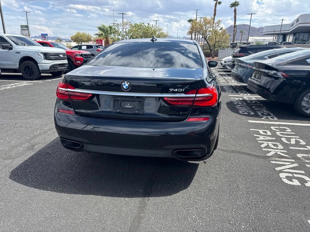 Used 2016 BMW 740i RWD image 9