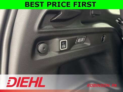 New 2025 Jeep Grand Cherokee L Limited w/ Black Appearance Package image 11