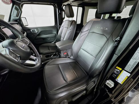 Used 2023 Jeep Wrangler Unlimited Sahara w/ Cold Weather Group image 14